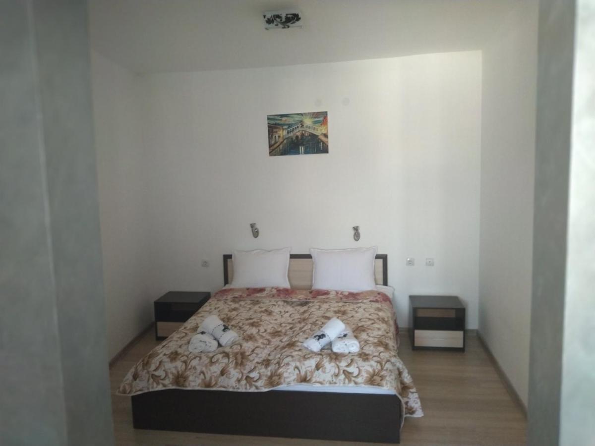 Семеен Хотел Дани Asenovgrad Exterior foto